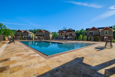 Aqua Paradise by Eden Crest Chalet in Gatlinburg