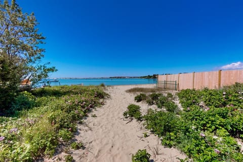 Bayview Bliss House in West Yarmouth