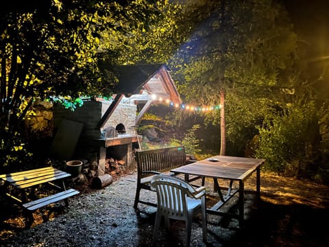 BBQ facilities, Garden, Dining area