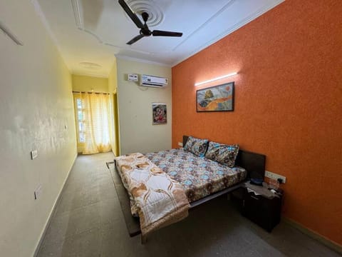 Comfy 3BHK house with Cinema like Home Theatre ! Apartment in Chandigarh