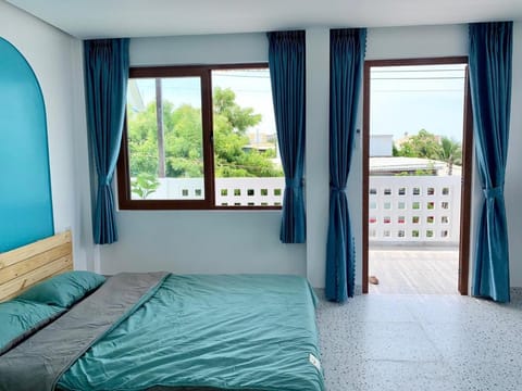 Bed, View (from property/room), Balcony/Terrace, Photo of the whole room, Bedroom