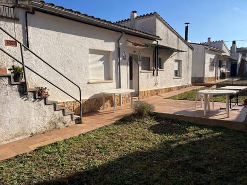 Disfruta de la Costa Brava en una casa de pueblo House in Baix Empordà