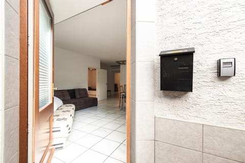 Handwerker Wohnung Raum Mainz mit 4 Schlafzimmer Apartment in Mainz-Bingen