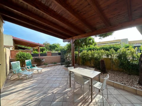 Spring, Garden, View (from property/room), Dining area, Garden view