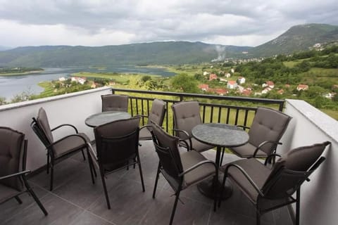 Natural landscape, View (from property/room), Balcony/Terrace, Seating area, Lake view