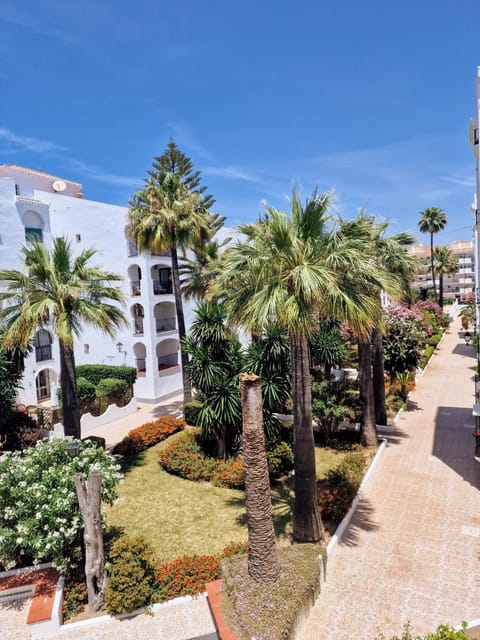 Sabinillas Beach Front Apartment 2 bed Apartment in San Luis de Sabinillas