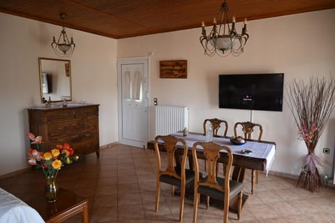 TV and multimedia, Dining area, Evening entertainment