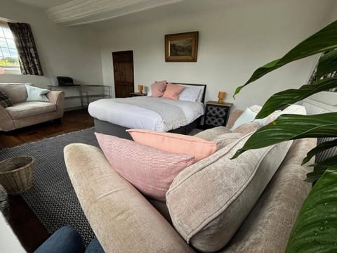 Luxury Derbyshire Manor House Stay House in North East Derbyshire District