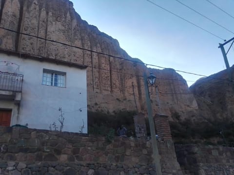 Property building, Day, Natural landscape, Landmark view, Mountain view