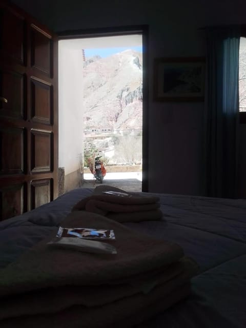 Bed, Natural landscape, Photo of the whole room, Bedroom, Mountain view