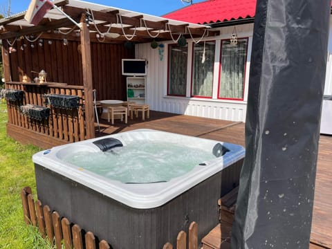 Day, Natural landscape, Hot Tub, Hot Tub