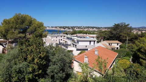 Day, Neighbourhood, Natural landscape, Sea view