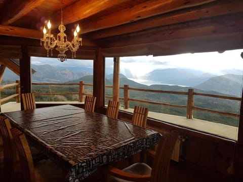 Natural landscape, View (from property/room), Balcony/Terrace, Dining area, Mountain view