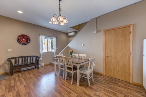 Dining area, kitchen