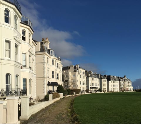 Clifton Views Apartment in Folkestone