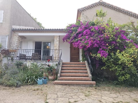 Property building, Day, Garden, Garden view