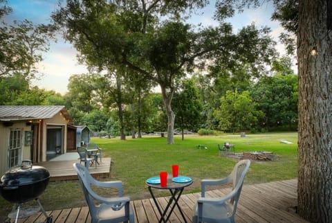 Toes Up Resort Bed and Breakfast in New Braunfels