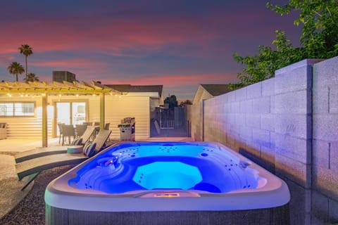 Private Family Pool Oasis Near Old Town Scottsdale House in Scottsdale