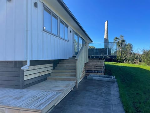 Ocean Beach Paradise House in Auckland Region