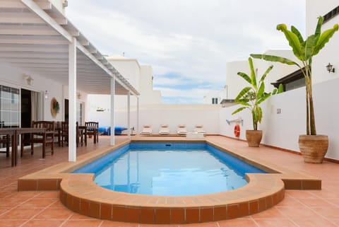 Patio, Day, Natural landscape, View (from property/room), Balcony/Terrace, Pool view, Swimming pool, sunbed