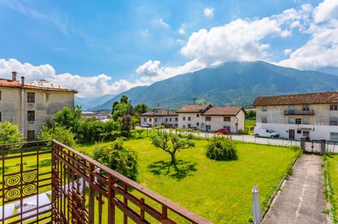 Balcony/Terrace, Garden view, Mountain view