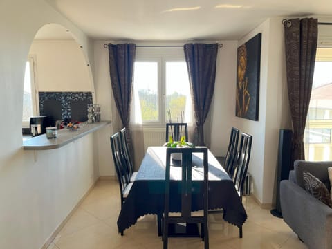 Appartement Familial Disneyland Apartment in Bussy-Saint-Georges