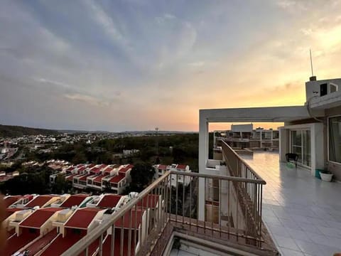 Day, Natural landscape, Balcony/Terrace, Pool view, Swimming pool, Sunrise, Sunset