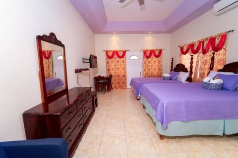 Bed, TV and multimedia, Photo of the whole room, Bedroom, air conditioner