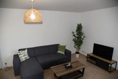 Cosy Appartement, 2 chambres, Balcon, wifi, double garage, Montpellier Apartamento in Castelnau-le-Lez