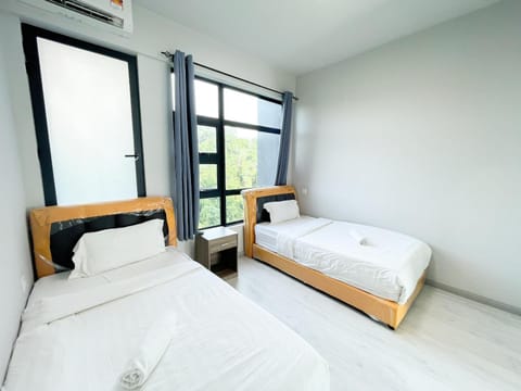 Jesselton Quay INN Vacation rental in Kota Kinabalu