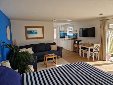 Nautical themed Guest House with private patio on the outskirts of Lymington Bed and Breakfast in Lymington