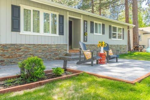 Patio, Day, Garden, Garden view