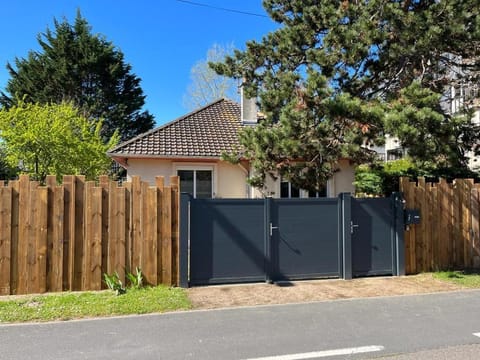 Property building, Street view