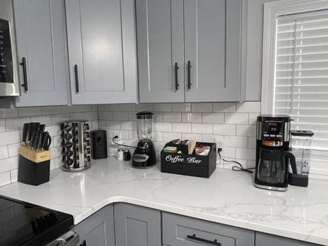 Coffee/tea facilities, Kitchen or kitchenette