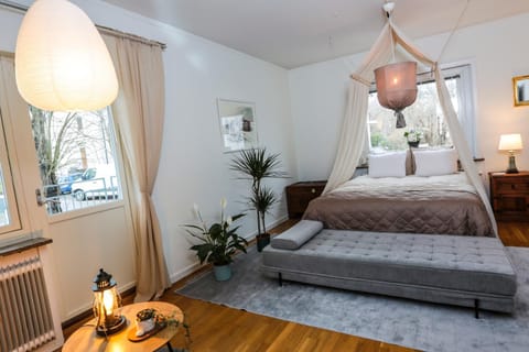 HaHa Rose Free Parking With Balcony and Garden For 2 guests Vacation rental in Gothenburg