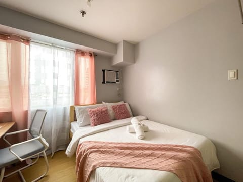 Cozy & Affordable Stay Near Bgc #rt33005 House in Makati