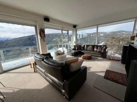 Living room, Mountain view