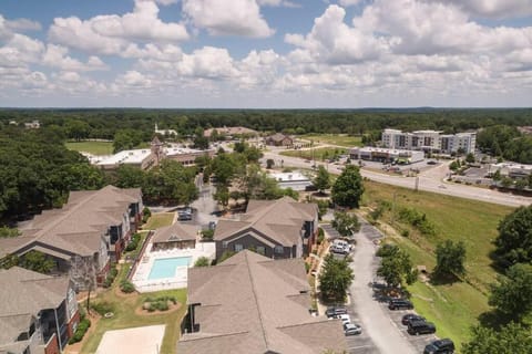 Property building, Neighbourhood, Bird's eye view