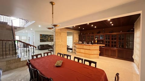 Lounge or bar, Dining area