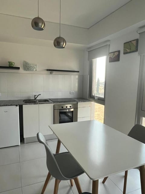 Kitchen or kitchenette, Dining area, stove