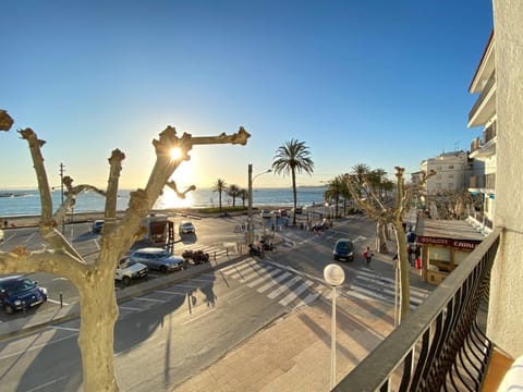 View (from property/room), City view, Sea view, Street view