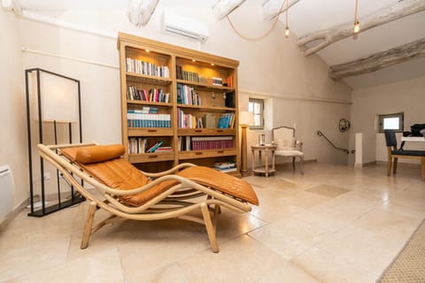 Library, Living room