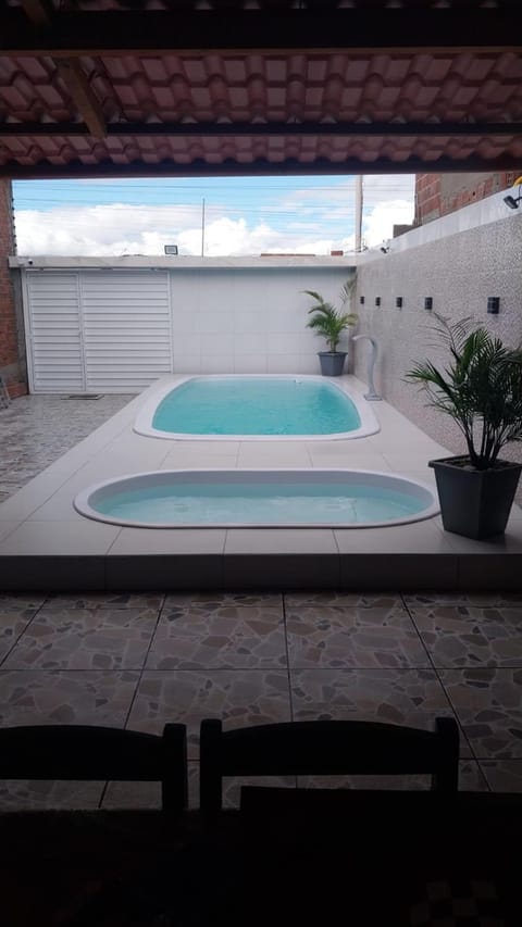 Espaço de lazer com piscina House in Caruaru