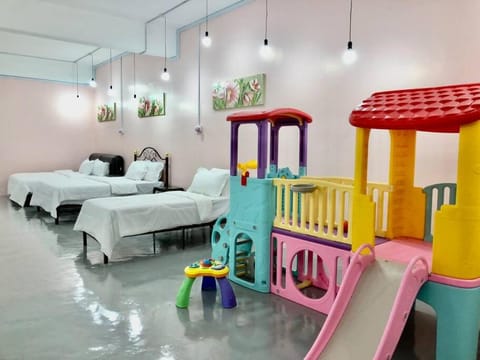 Ipoh 1-10pax Kids-Friendly Families Friends Gunung Rapat Soon Choon Apartment in Ipoh