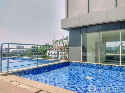 Property building, Bed, Swimming pool