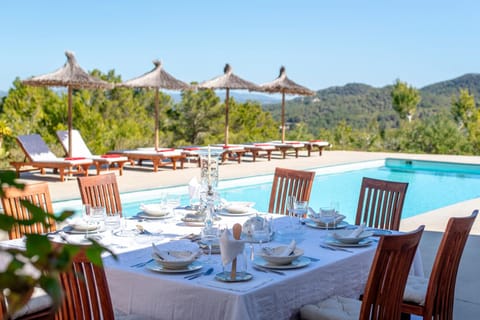 Dining area, Swimming pool