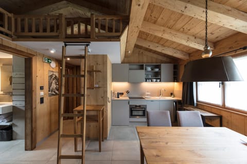 Bathroom, Photo of the whole room, Dining area, kitchen