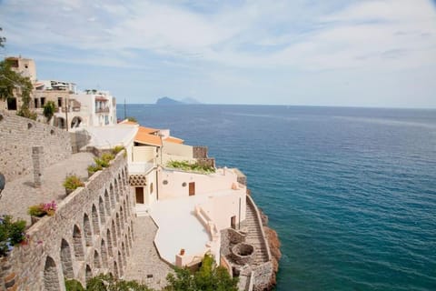 Casa del bel ricordo sospesa tra cielo e mare Apartment in Canneto