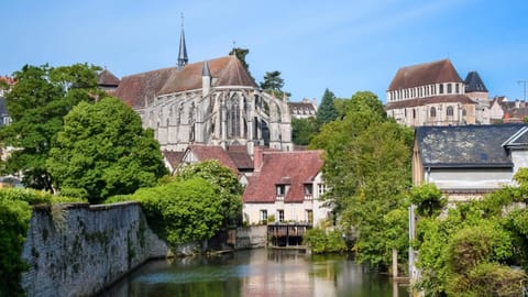 Maison Saint Pierre House in Chartres