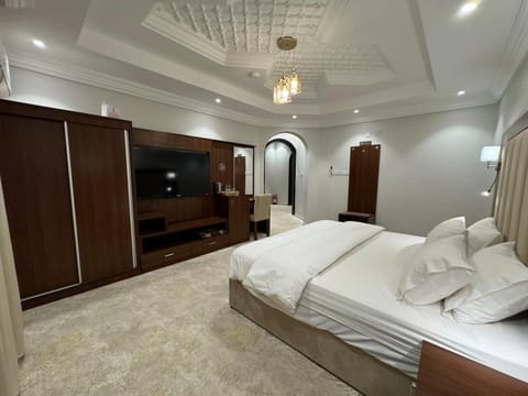 Bed, TV and multimedia, Photo of the whole room, Bedroom, wardrobe